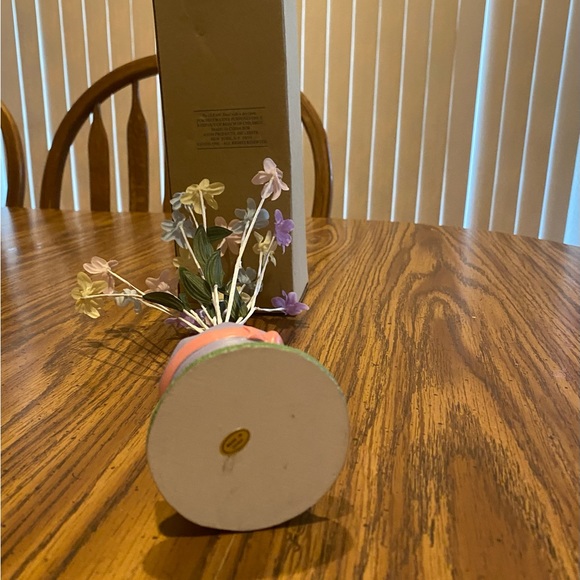 Avon Gift Collection Easter Tree - Picture 3 of 3